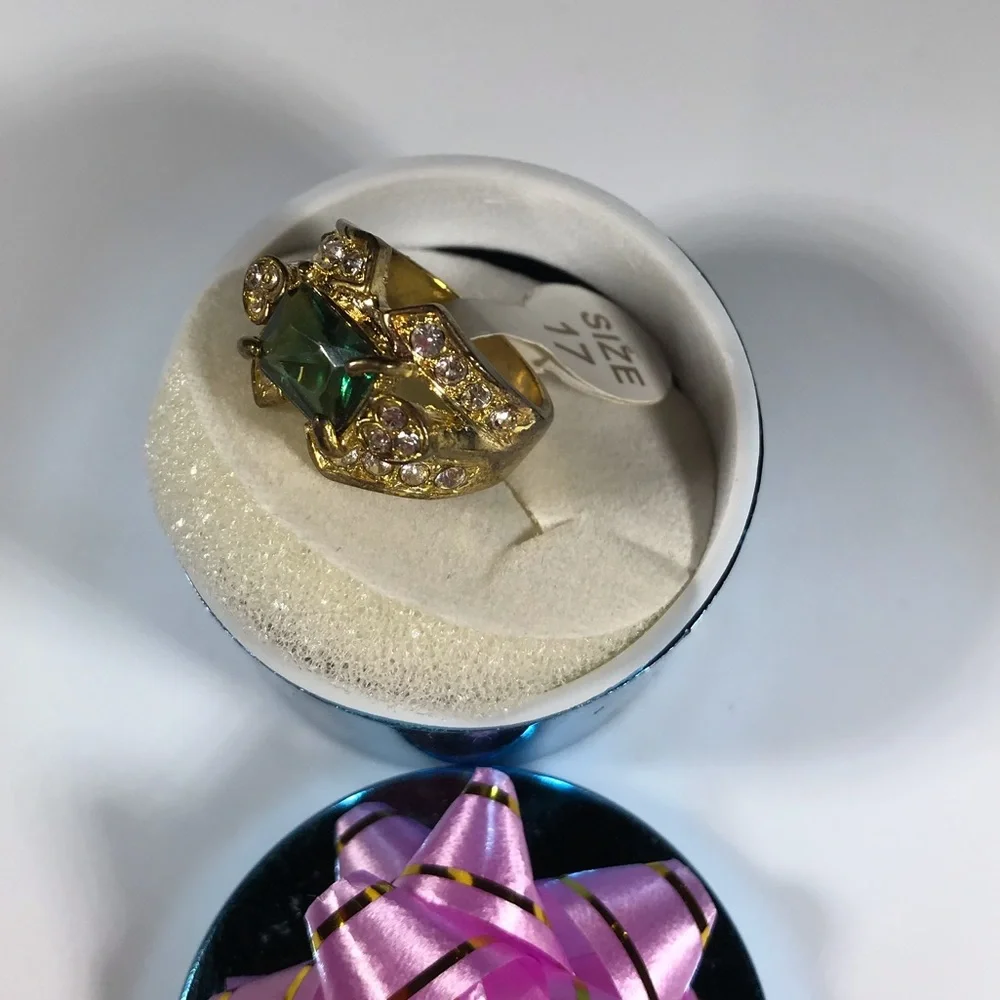 Vintage Gorgeous Big Unique Statement CZ Ring Deadstock Rare NEW Cocktail